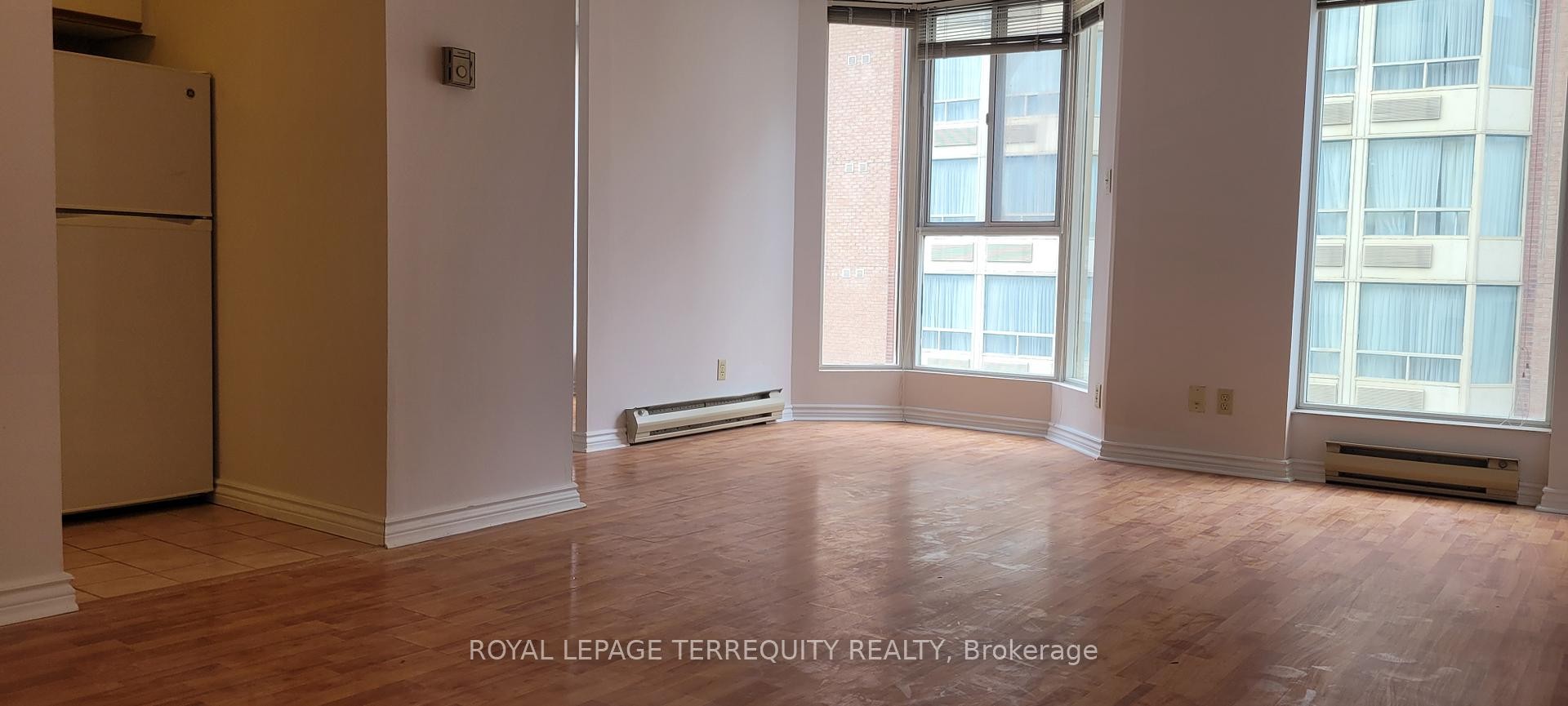 









55


Centre

Avenue, 2101,
Toronto,




ON
M5G 2H5

