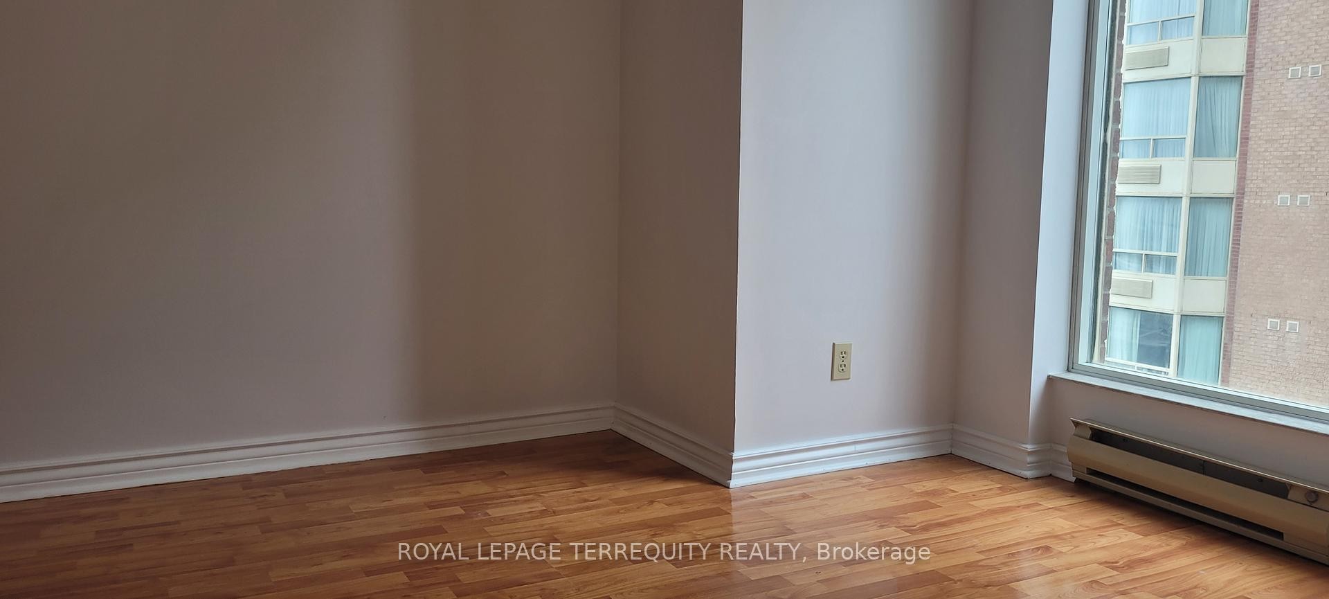 









55


Centre

Avenue, 2101,
Toronto,




ON
M5G 2H5

