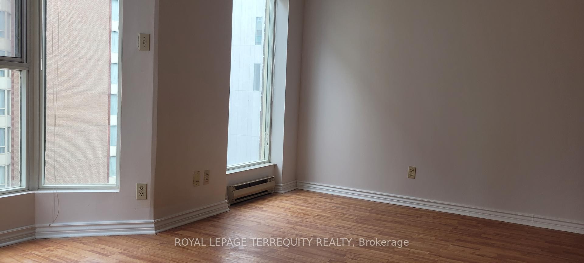 









55


Centre

Avenue, 2101,
Toronto,




ON
M5G 2H5

