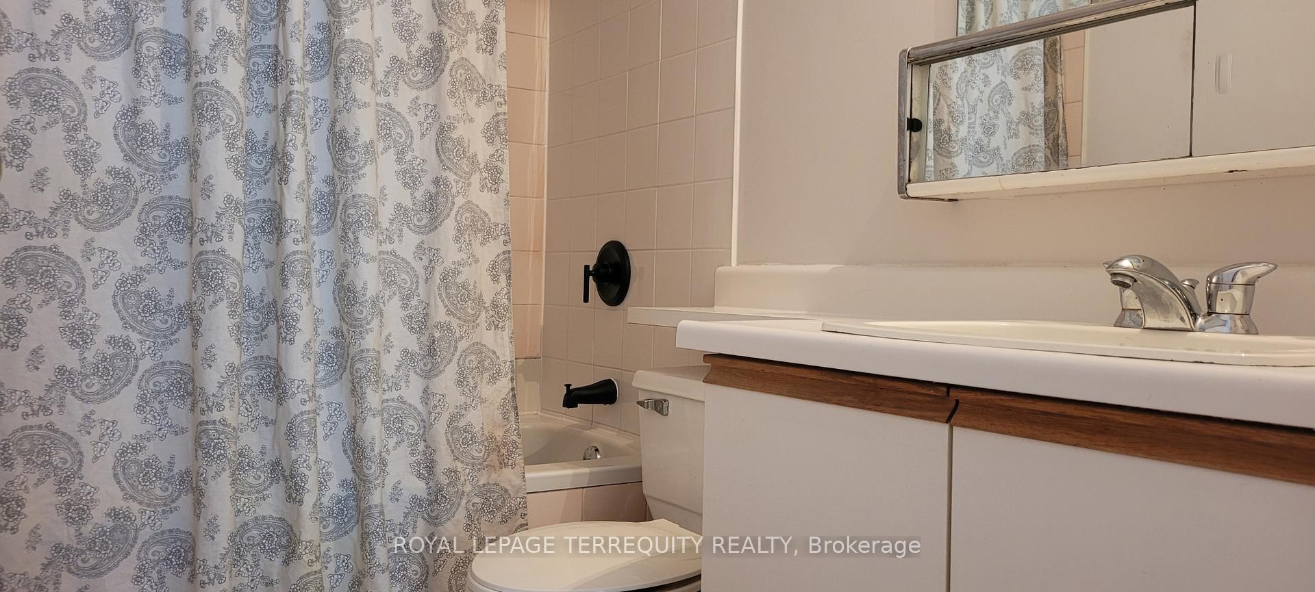 









55


Centre

Avenue, 2101,
Toronto,




ON
M5G 2H5

