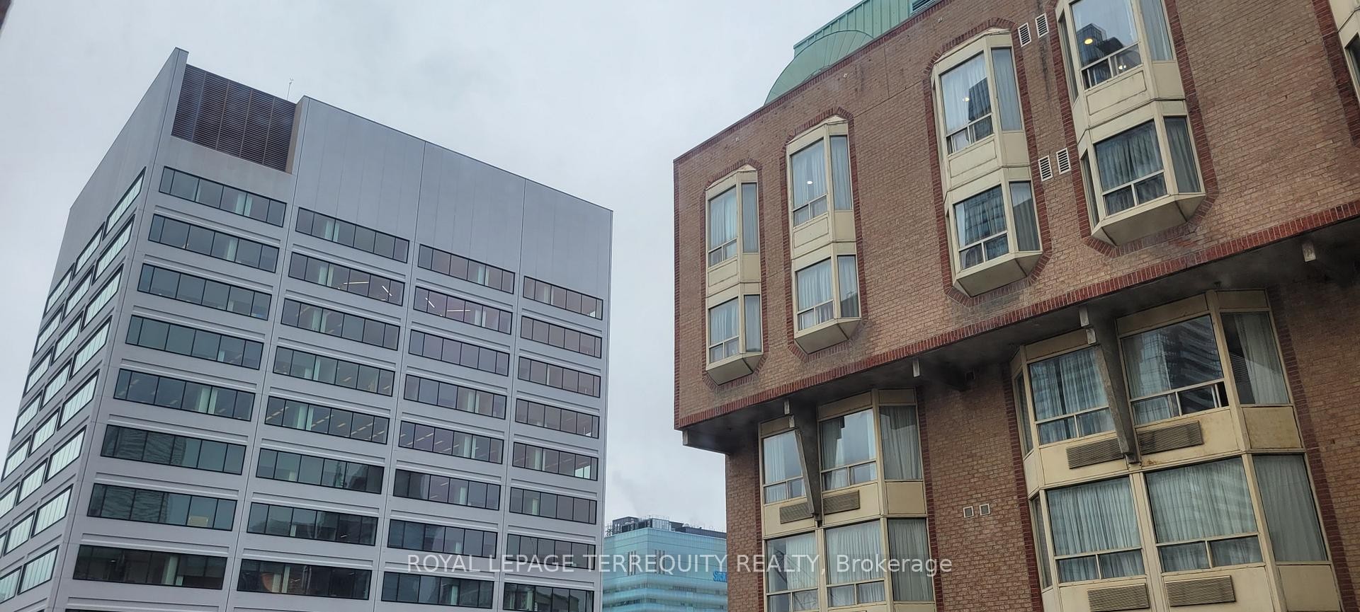 









55


Centre

Avenue, 2101,
Toronto,




ON
M5G 2H5

