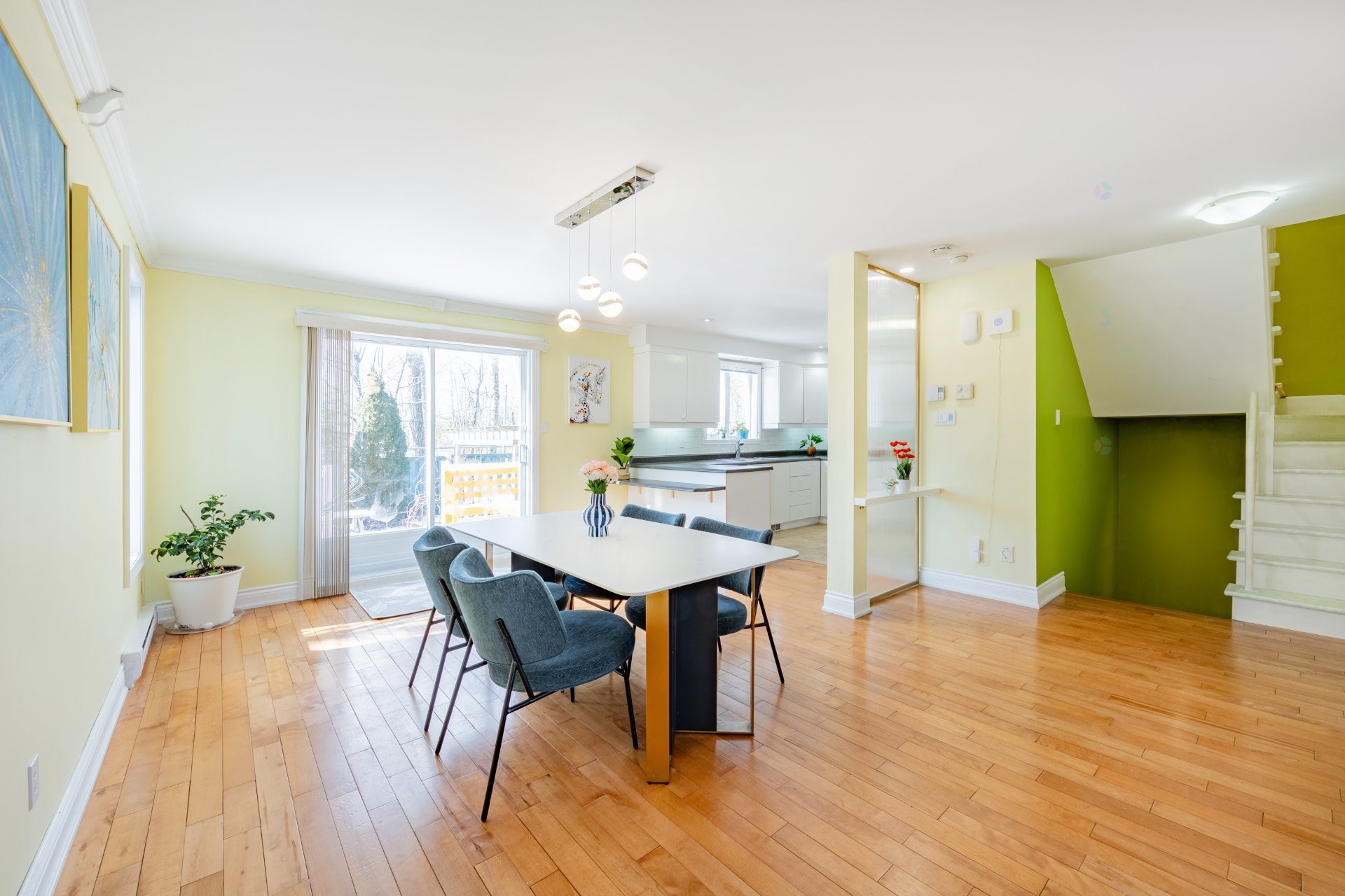 









95


Rue Perron

,
La Prairie,




QC
J5R5Z5

