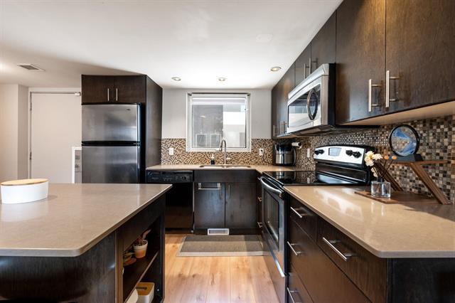 









1230


Chamberlain

AVE, 15,
Winnipeg,




MB
R2X 1E7

