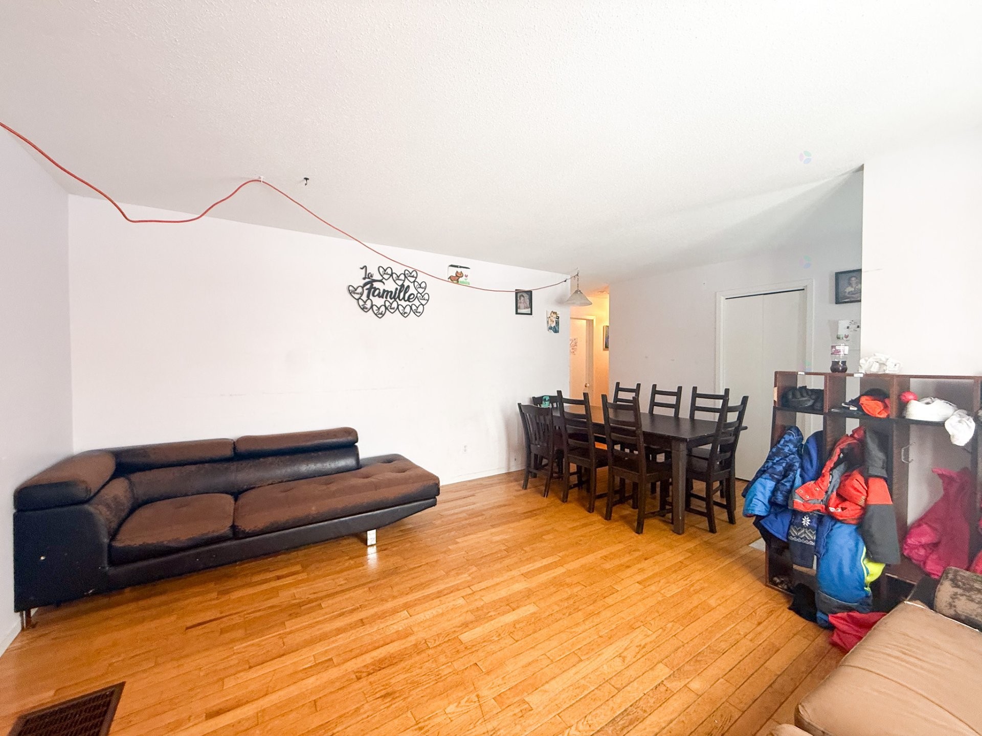 









49


Rue de Drapeau

,
Gatineau (Gatineau),




QC
J8T1B1

