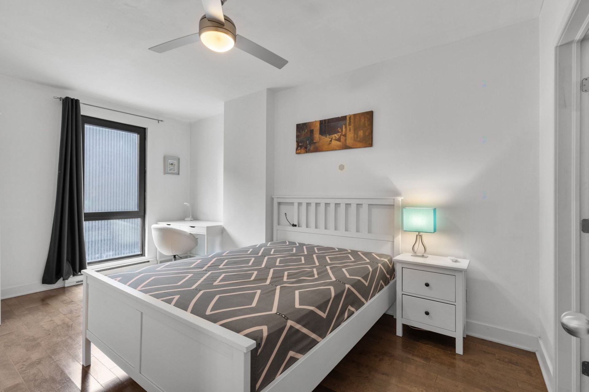 









1414


Rue Chomedey

, 547,
Montréal (Ville-Marie),




QC
H3H0A2

