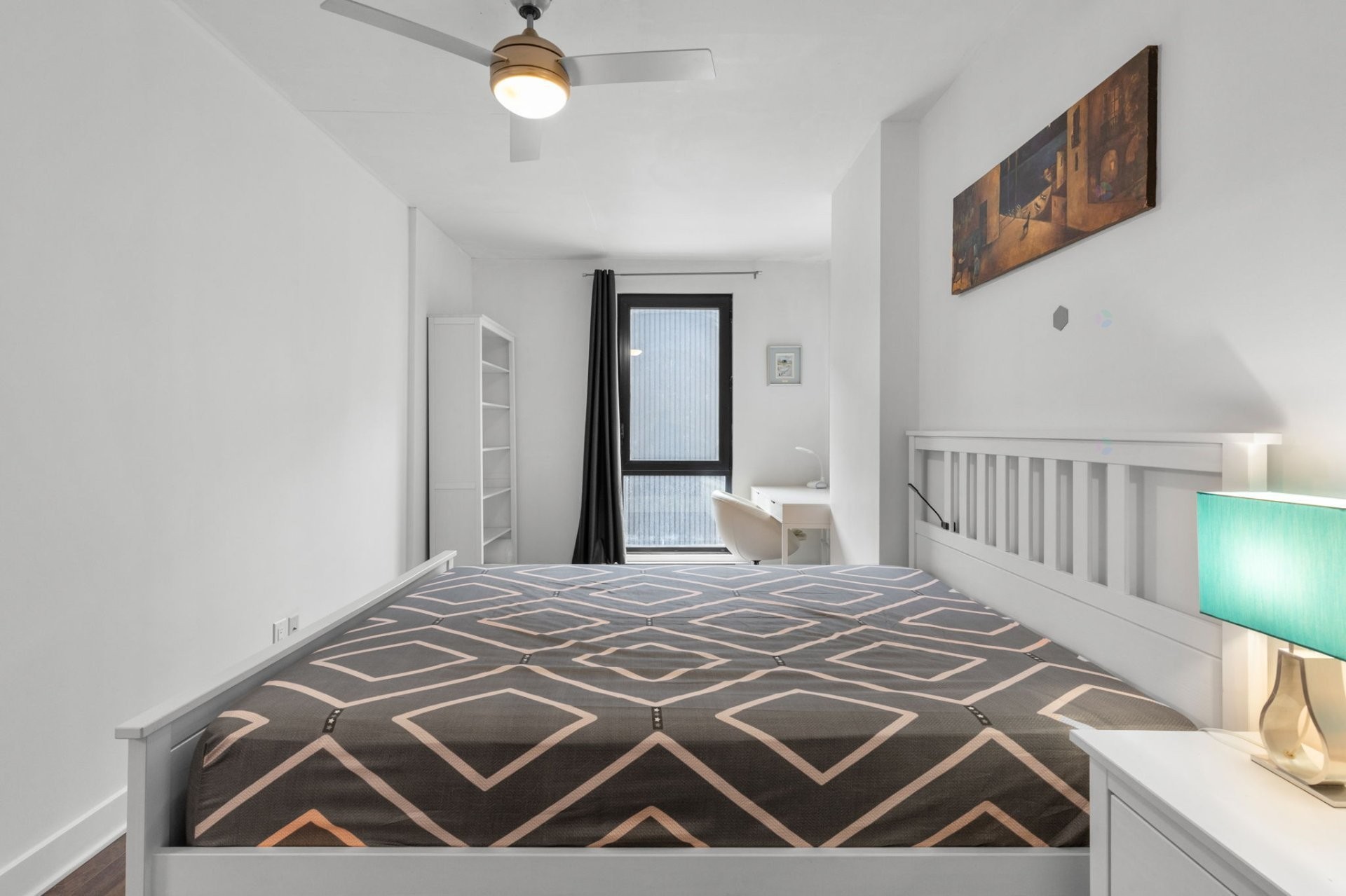 









1414


Rue Chomedey

, 547,
Montréal (Ville-Marie),




QC
H3H0A2

