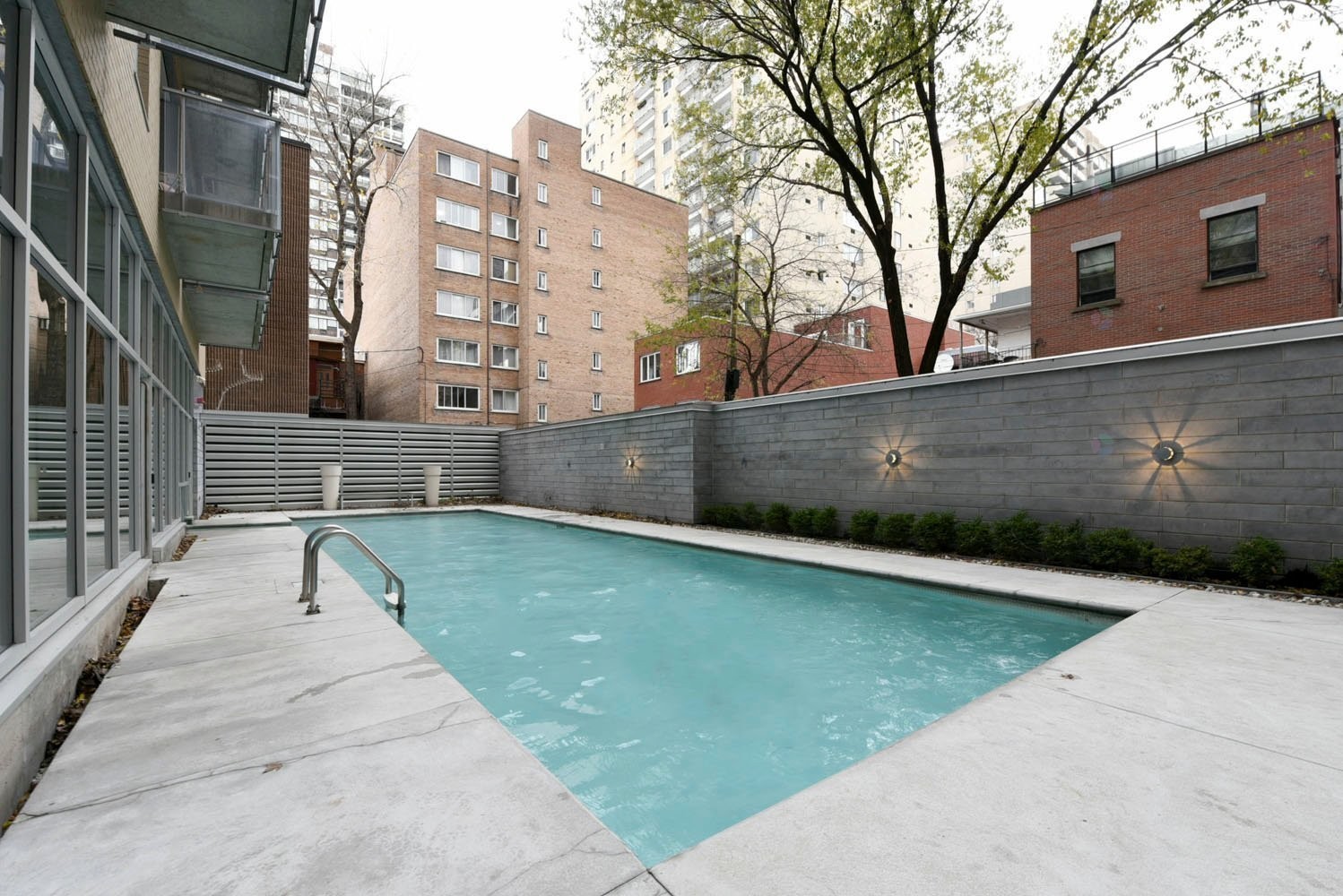 









1414


Rue Chomedey

, 547,
Montréal (Ville-Marie),




QC
H3H0A2

