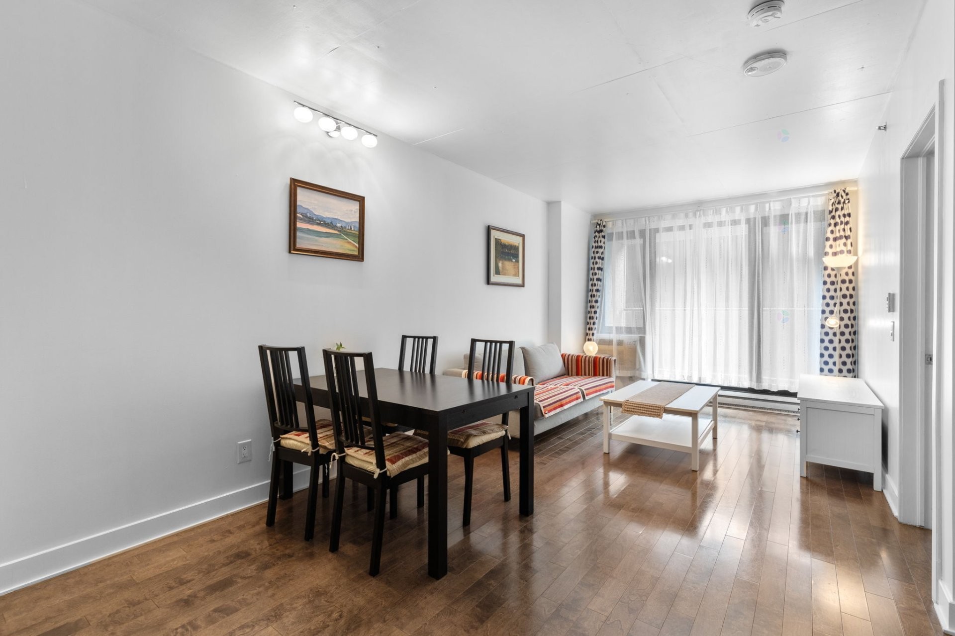 









1414


Rue Chomedey

, 547,
Montréal (Ville-Marie),




QC
H3H0A2

