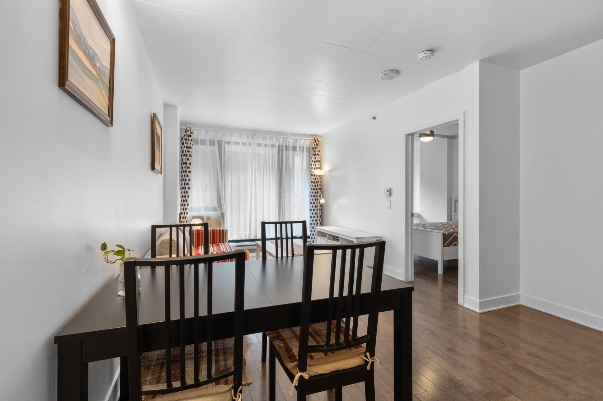 









1414


Rue Chomedey

, 547,
Montréal (Ville-Marie),




QC
H3H0A2

