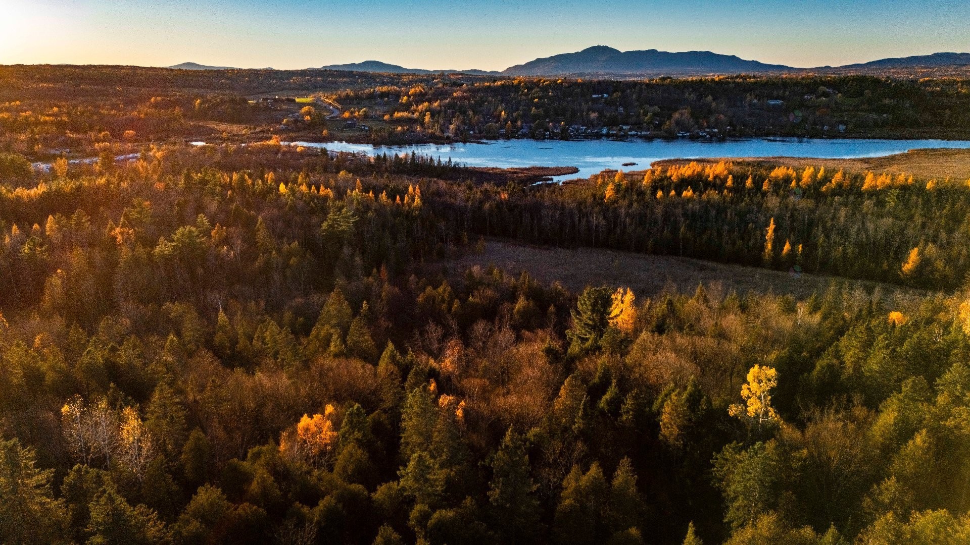 












Ch. du Lac

,
Sainte-Catherine-de-Hatley,







QC
J0B1W0

