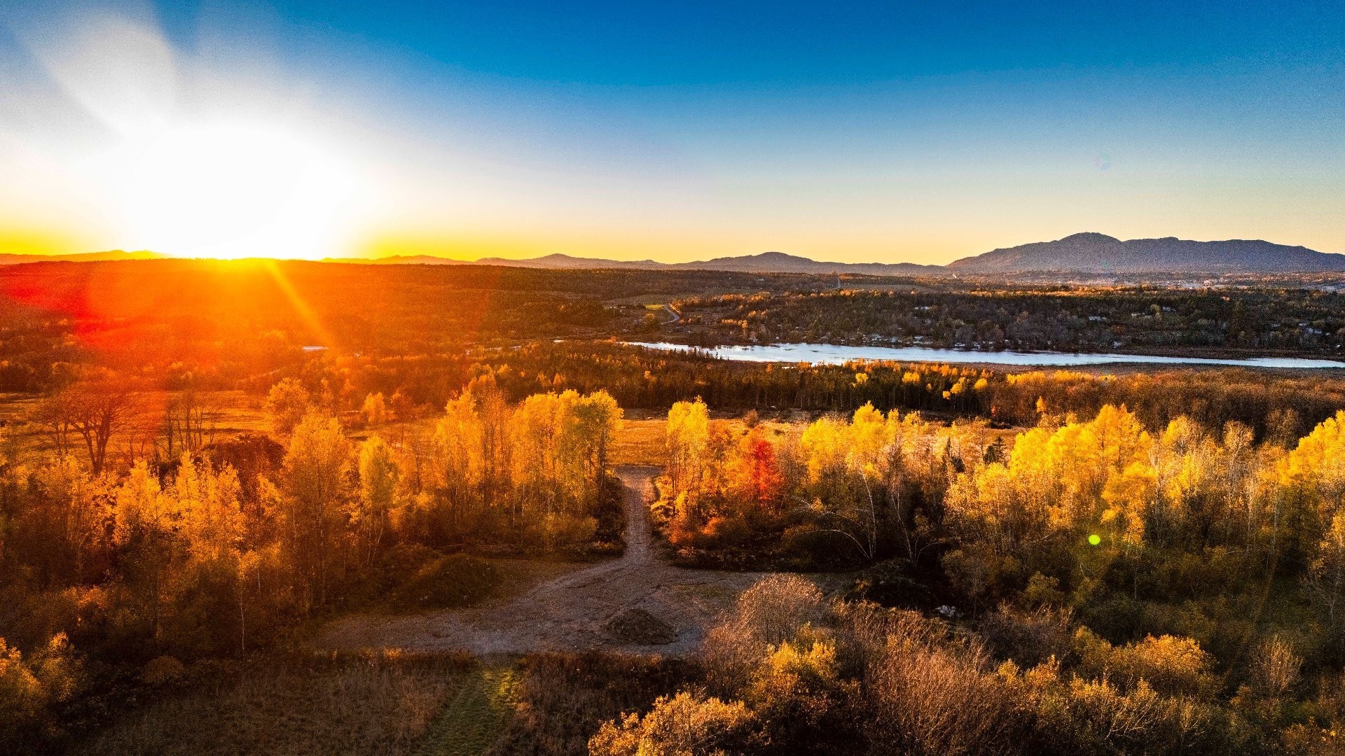 












Ch. du Lac

,
Sainte-Catherine-de-Hatley,







QC
J0B1W0


