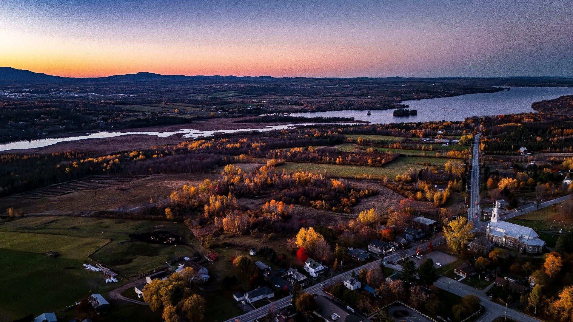 












Ch. du Lac

,
Sainte-Catherine-de-Hatley,







QC
J0B1W0


