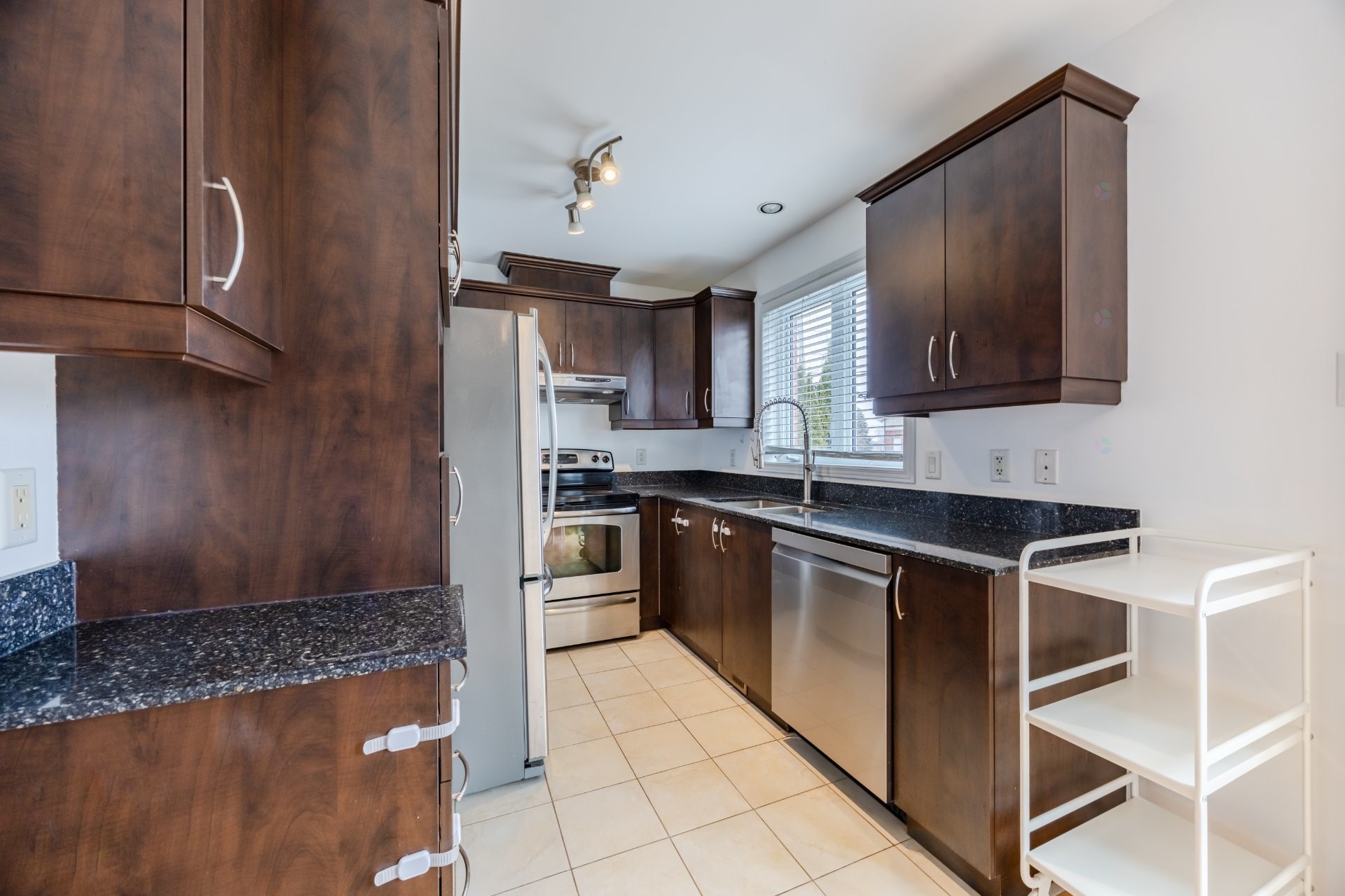 









1938


Ch. de St-Jean

,
La Prairie,




QC
J5R0E1

