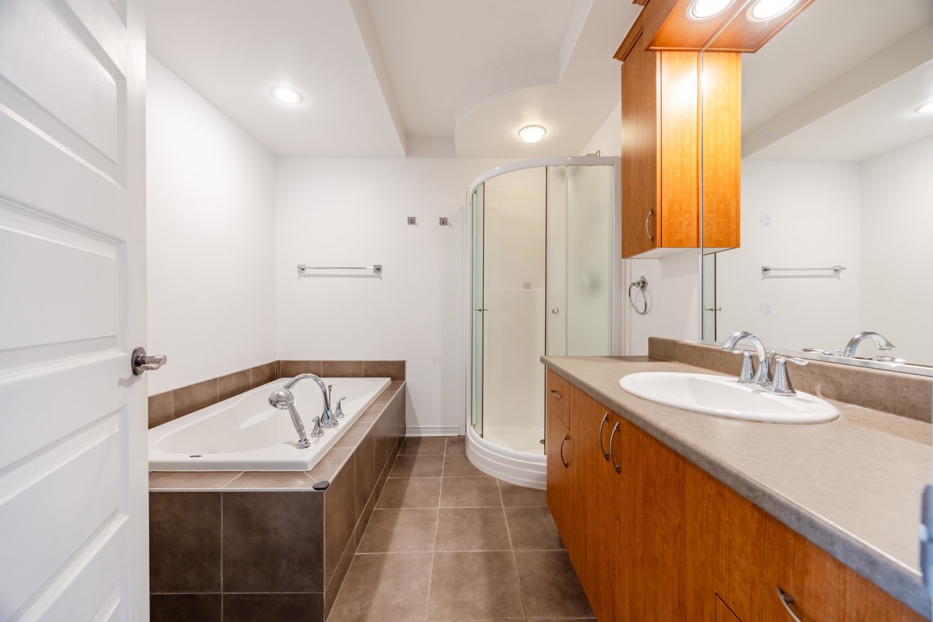 









1938


Ch. de St-Jean

,
La Prairie,




QC
J5R0E1

