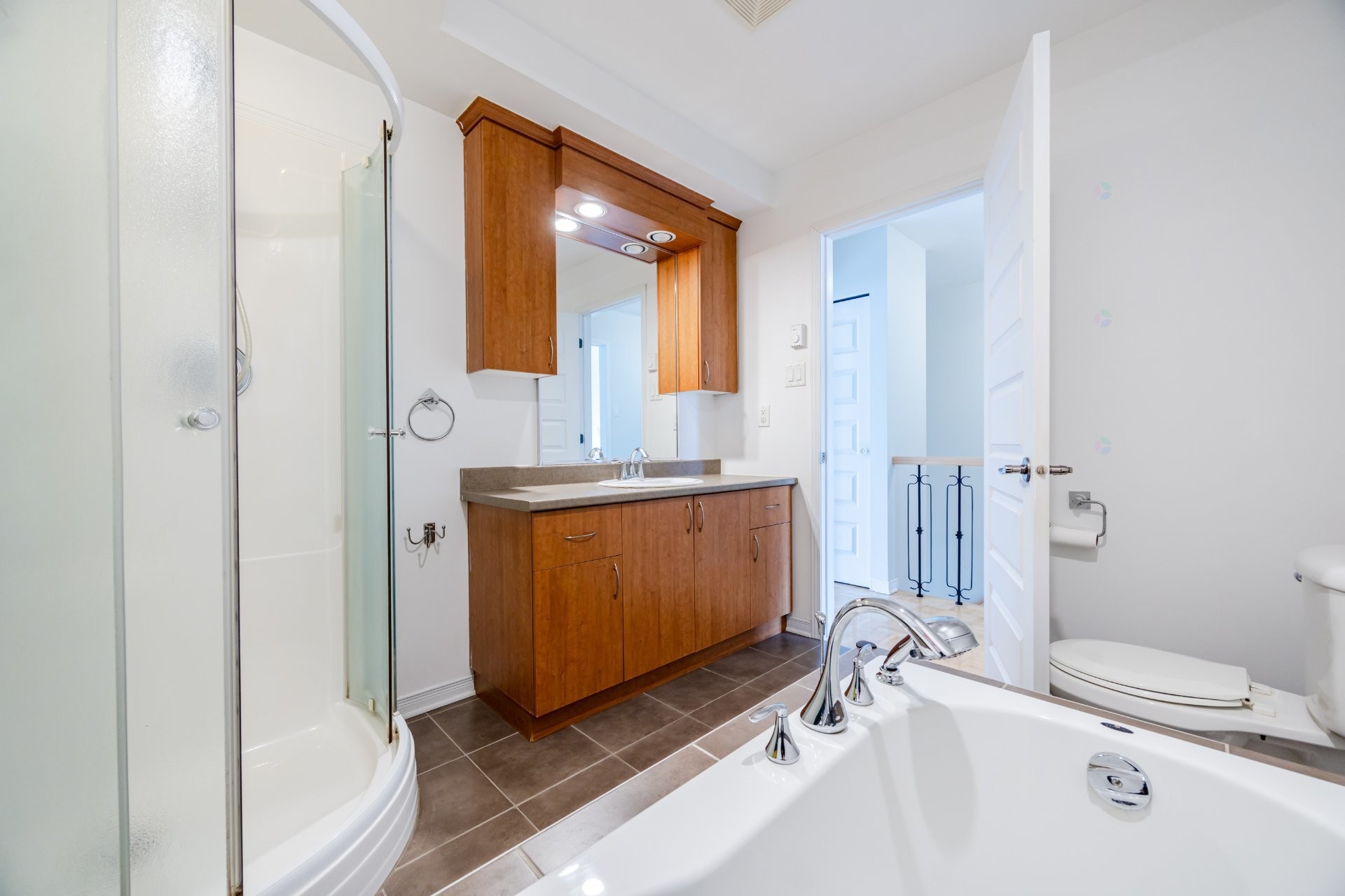 









1938


Ch. de St-Jean

,
La Prairie,




QC
J5R0E1

