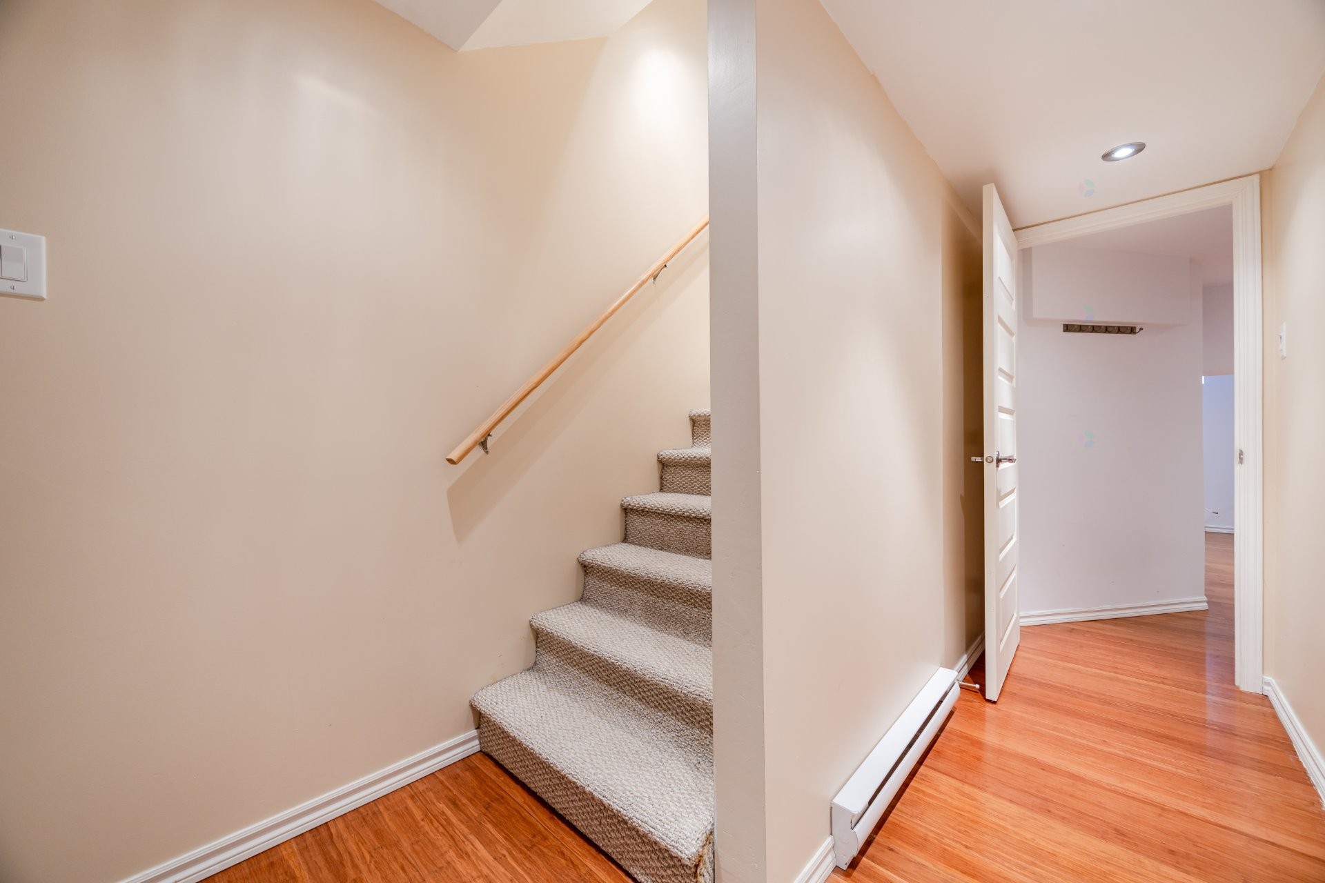 









1938


Ch. de St-Jean

,
La Prairie,




QC
J5R0E1

