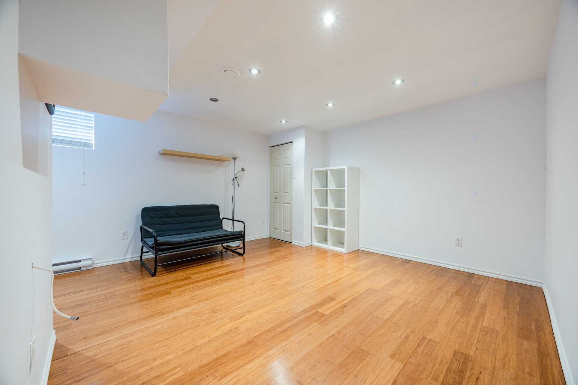 









1938


Ch. de St-Jean

,
La Prairie,




QC
J5R0E1

