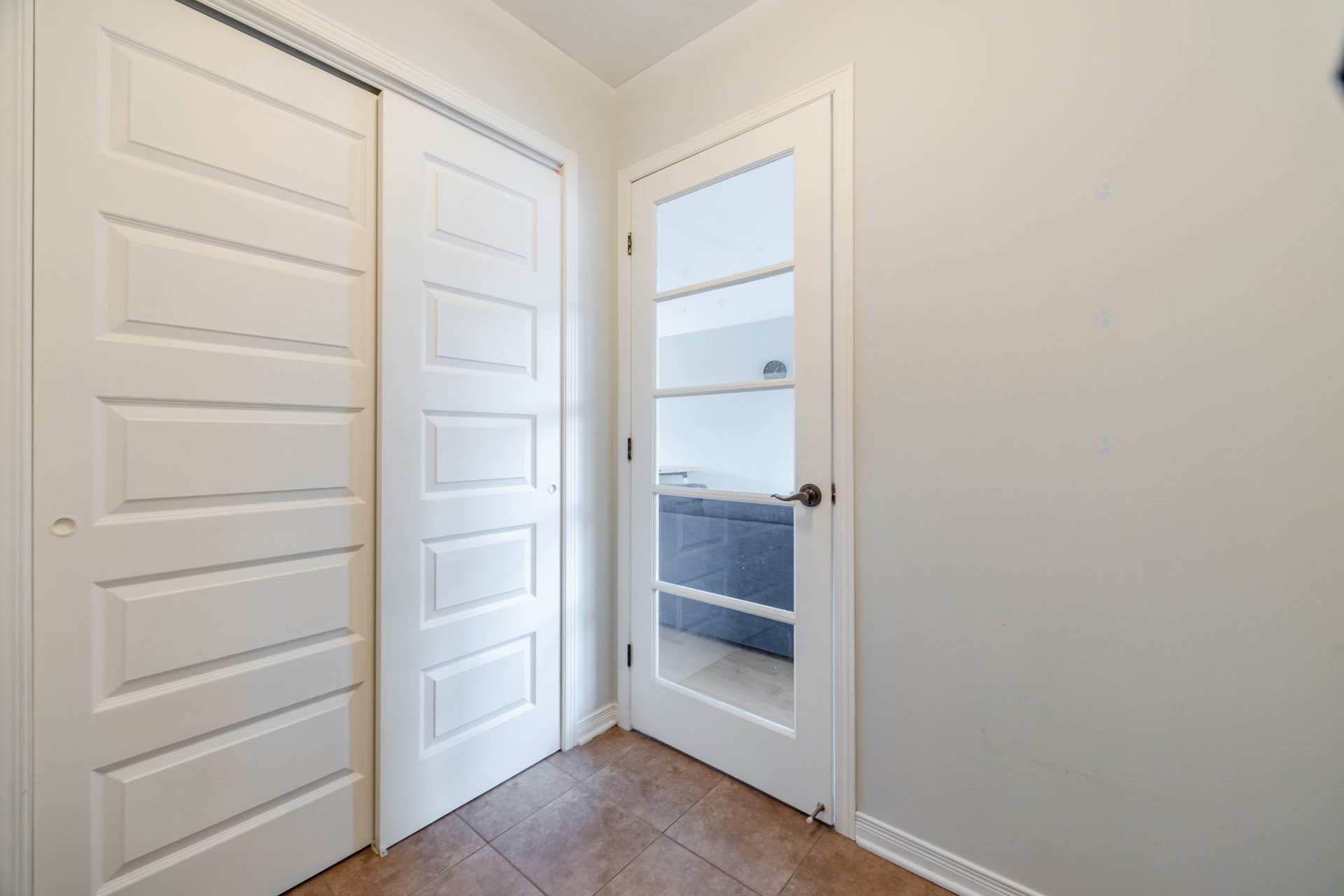 









1938


Ch. de St-Jean

,
La Prairie,




QC
J5R0E1

