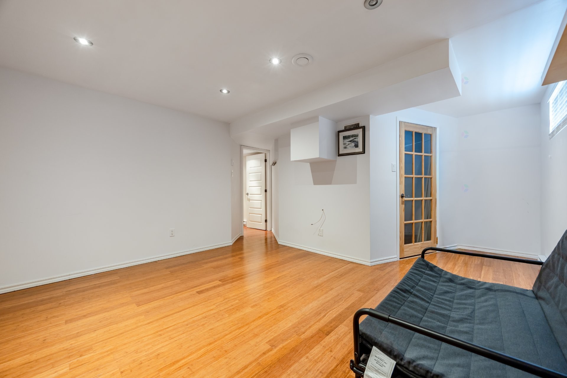 









1938


Ch. de St-Jean

,
La Prairie,




QC
J5R0E1

