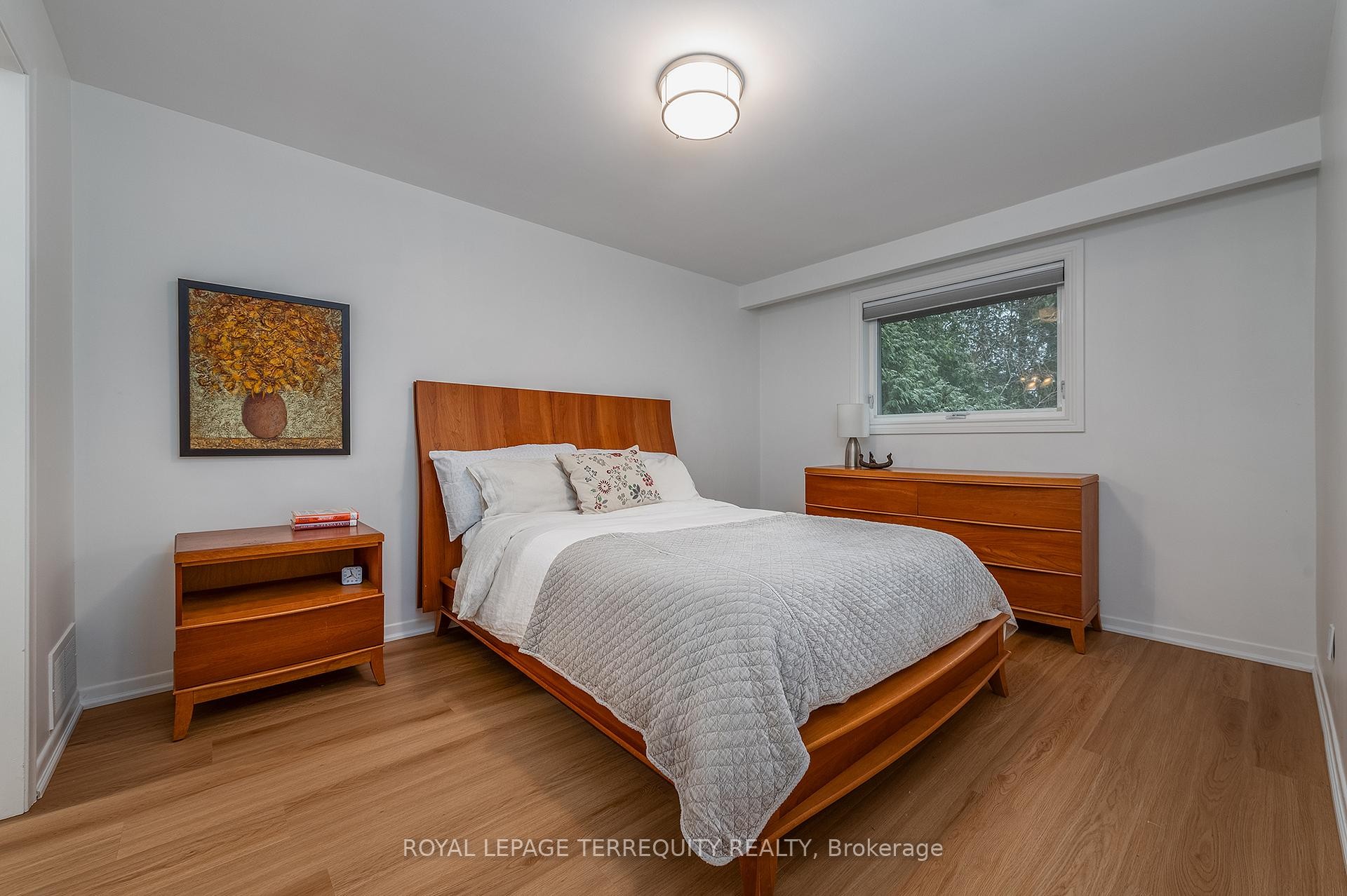 









6


Earlington

Avenue,
Toronto,




ON
M8X 2N5

