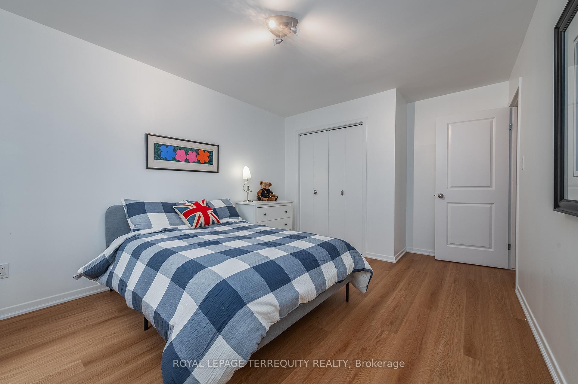 









6


Earlington

Avenue,
Toronto,




ON
M8X 2N5

