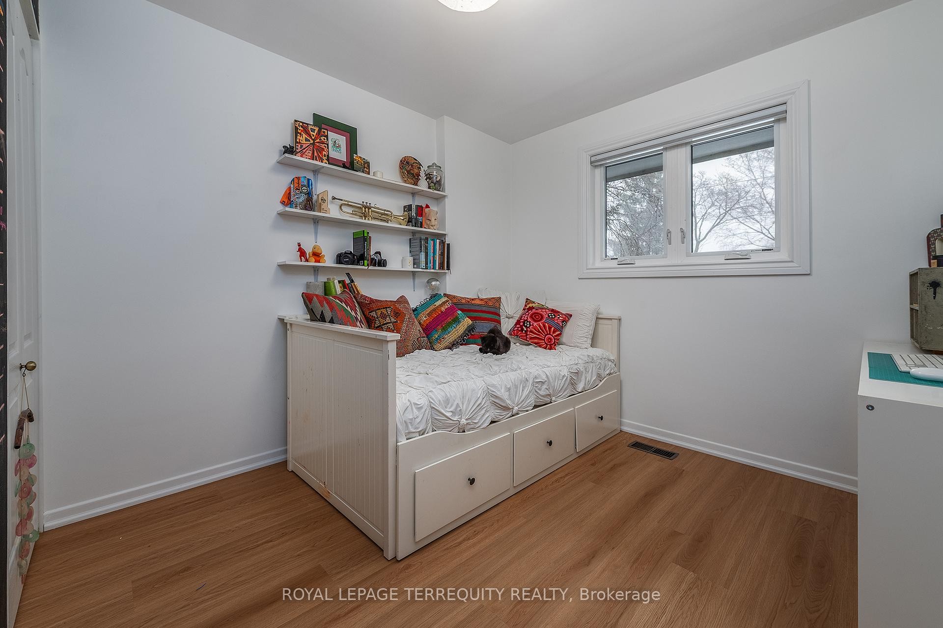









6


Earlington

Avenue,
Toronto,




ON
M8X 2N5

