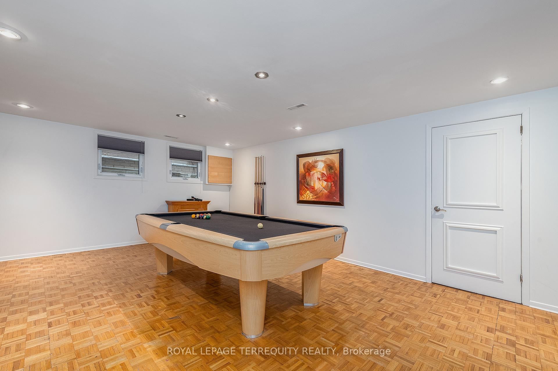 









6


Earlington

Avenue,
Toronto,




ON
M8X 2N5

