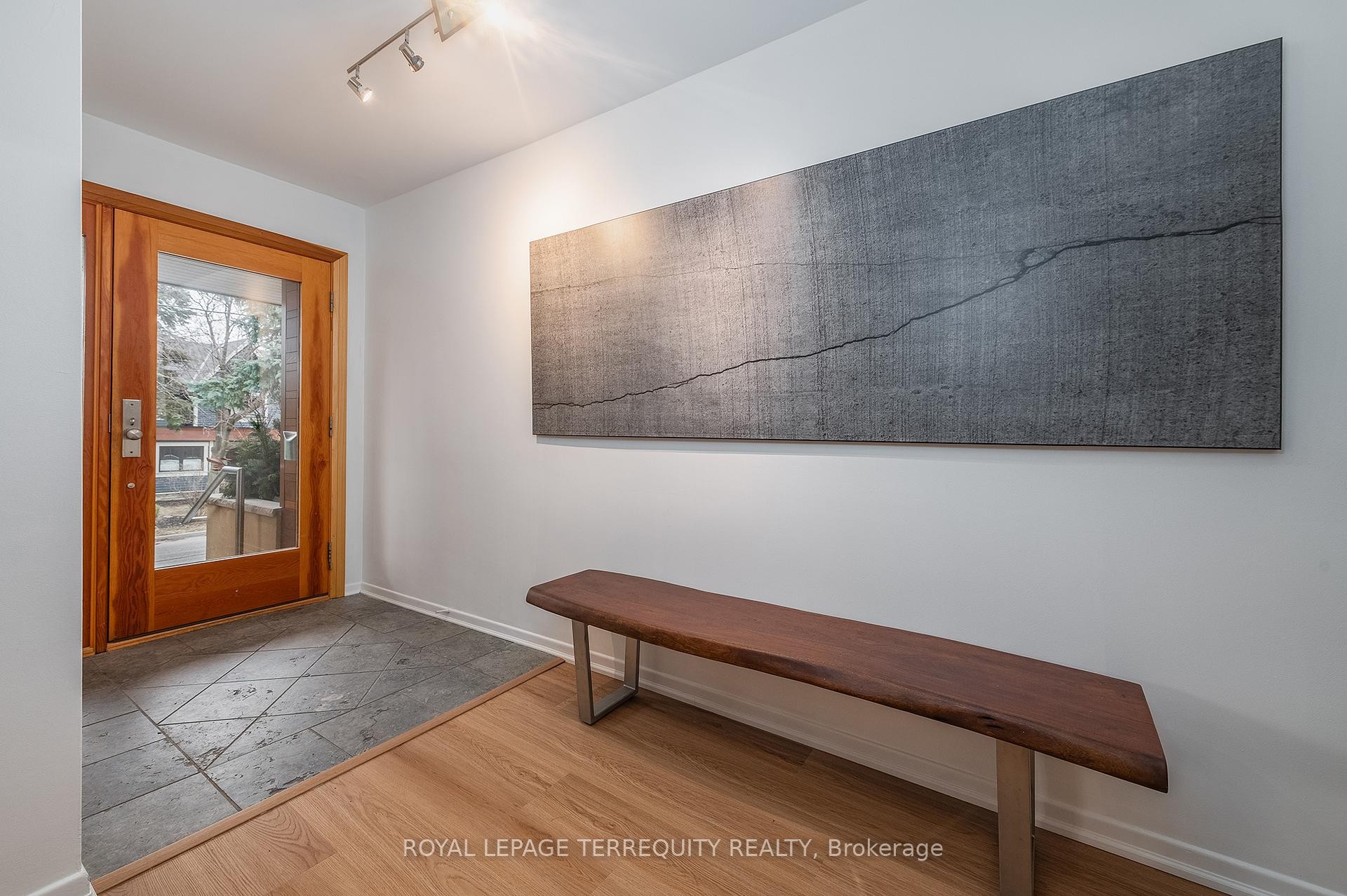 









6


Earlington

Avenue,
Toronto,




ON
M8X 2N5

