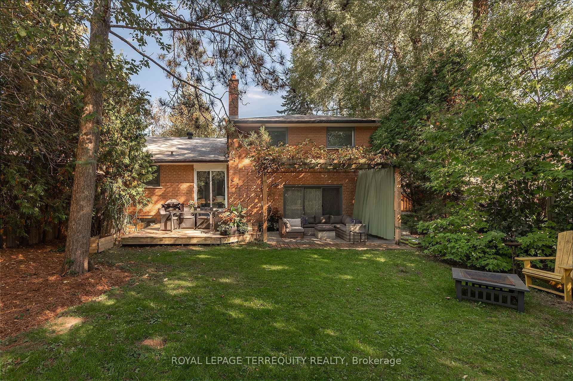 









6


Earlington

Avenue,
Toronto,




ON
M8X 2N5

