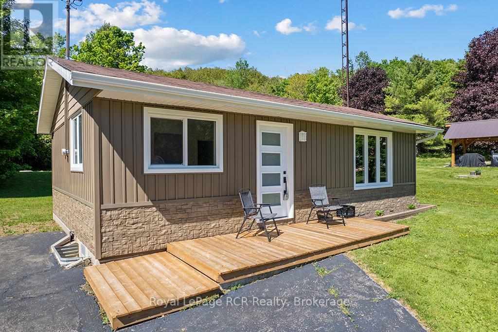 












405009 GREY 4 ROAD

,
Grey Highlands,




Ontario
N0C1K0

