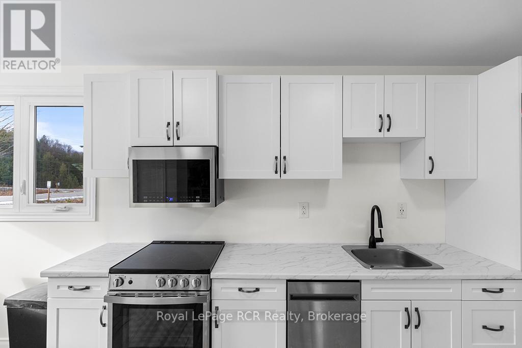 












405009 GREY 4 ROAD

,
Grey Highlands,




Ontario
N0C1K0

