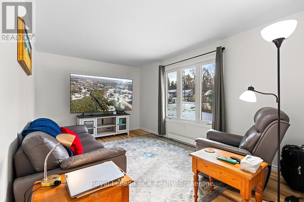 












405009 GREY 4 ROAD

,
Grey Highlands,




Ontario
N0C1K0

