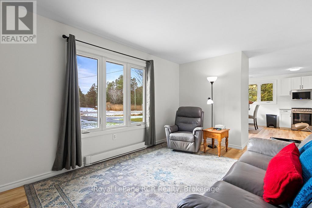 












405009 GREY 4 ROAD

,
Grey Highlands,




Ontario
N0C1K0

