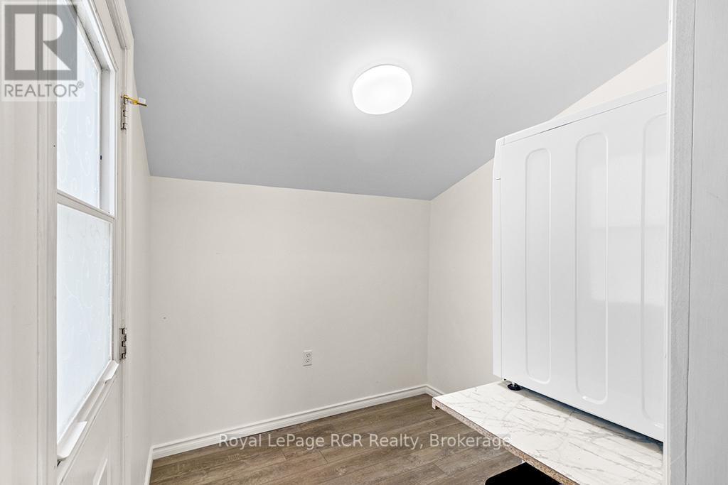 












405009 GREY 4 ROAD

,
Grey Highlands,




Ontario
N0C1K0

