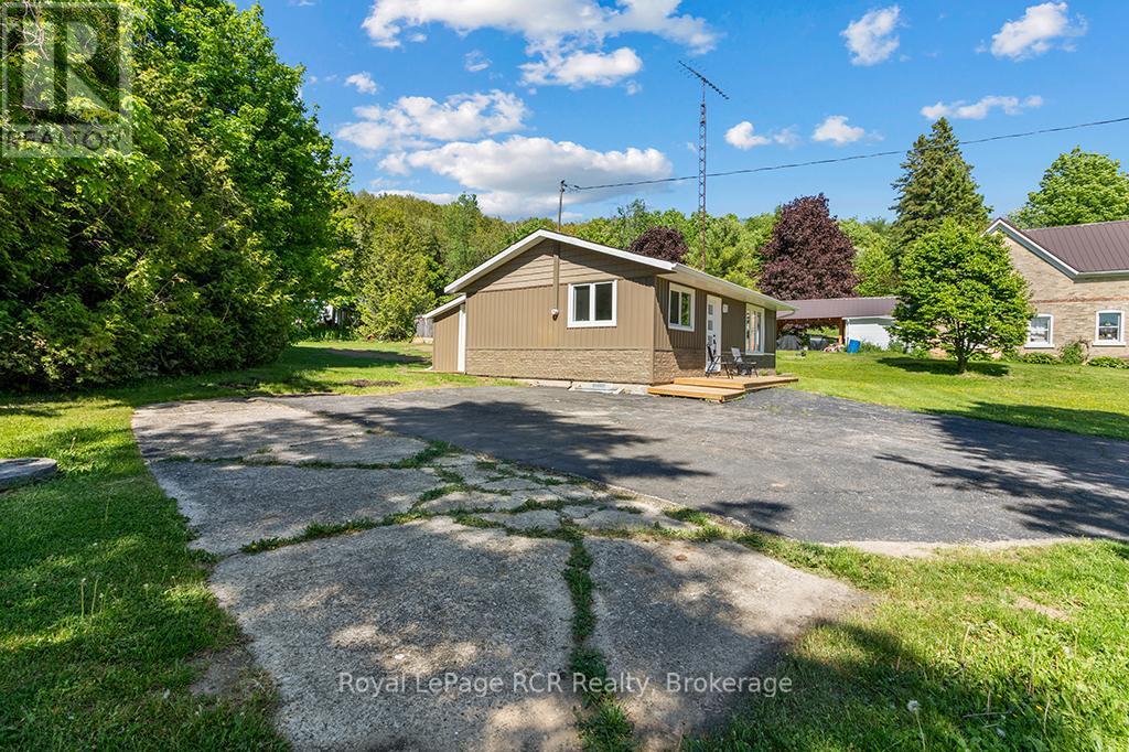 












405009 GREY 4 ROAD

,
Grey Highlands,




Ontario
N0C1K0

