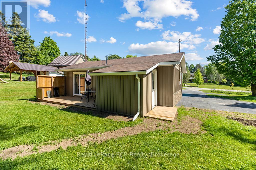 












405009 GREY 4 ROAD

,
Grey Highlands,




Ontario
N0C1K0

