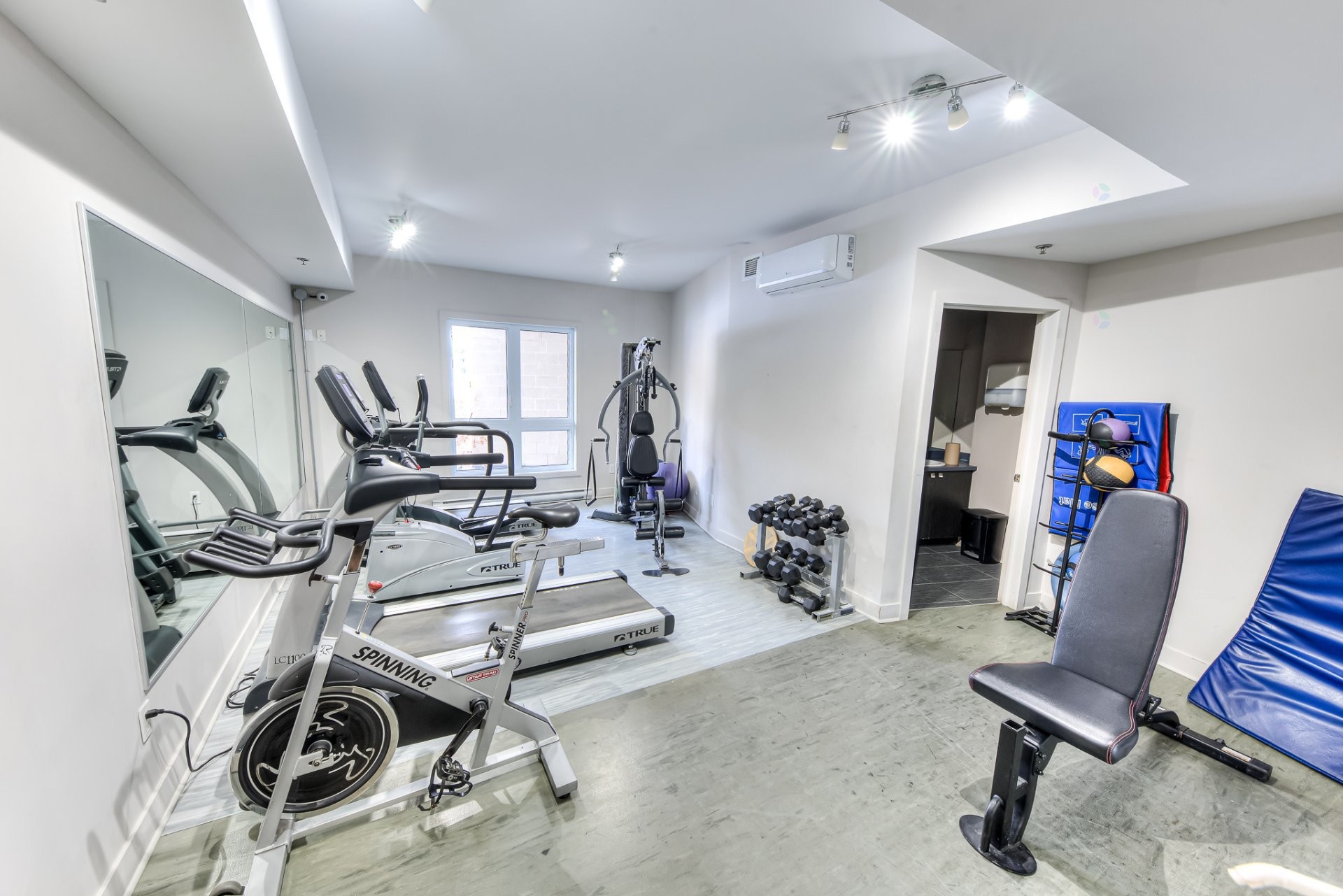 









4700


Boul. Henri-Bourassa O.

, 206,
Montréal (Saint-Laurent),




QC
H4L0A6

