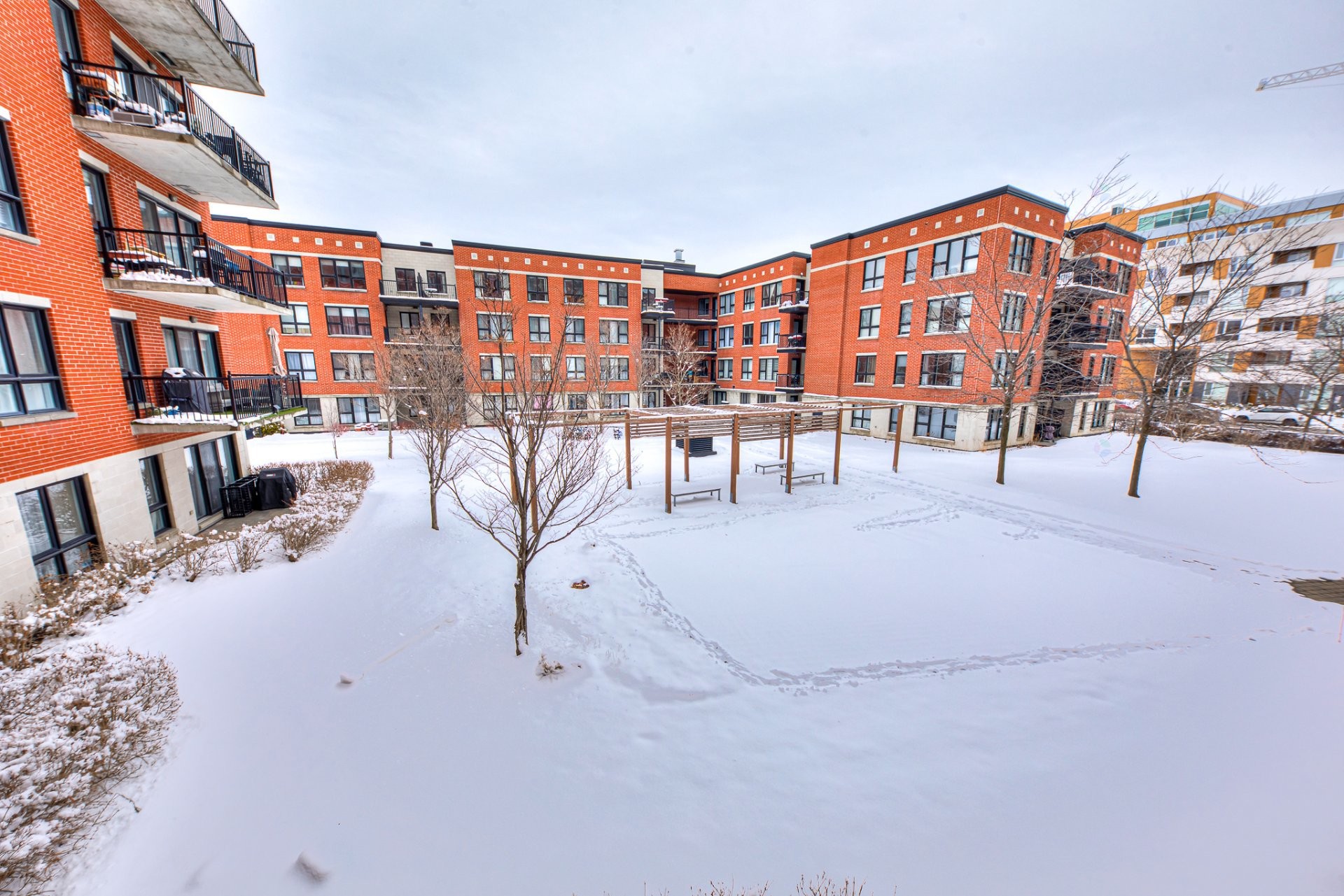 









4700


Boul. Henri-Bourassa O.

, 206,
Montréal (Saint-Laurent),




QC
H4L0A6

