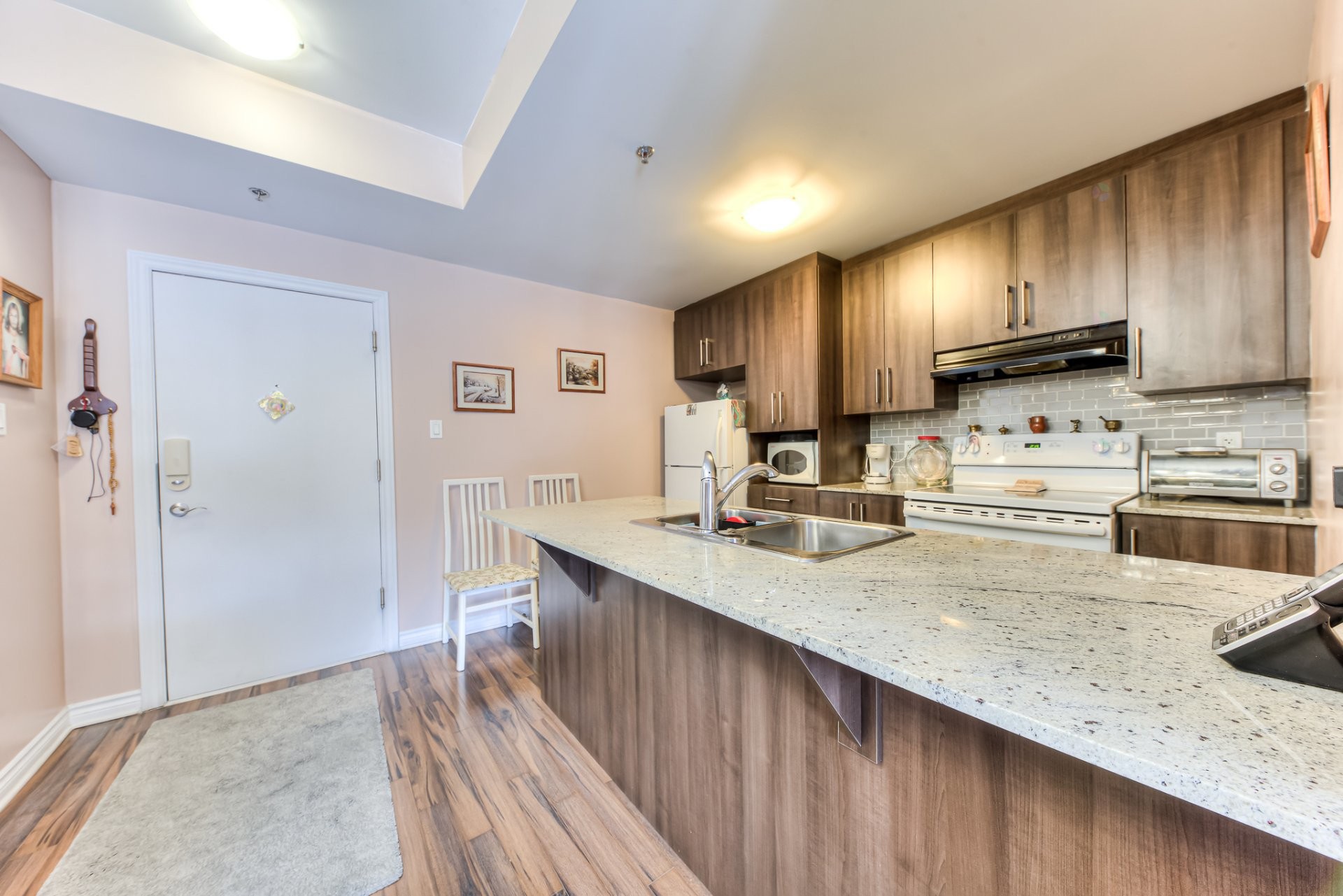 









4700


Boul. Henri-Bourassa O.

, 206,
Montréal (Saint-Laurent),




QC
H4L0A6

