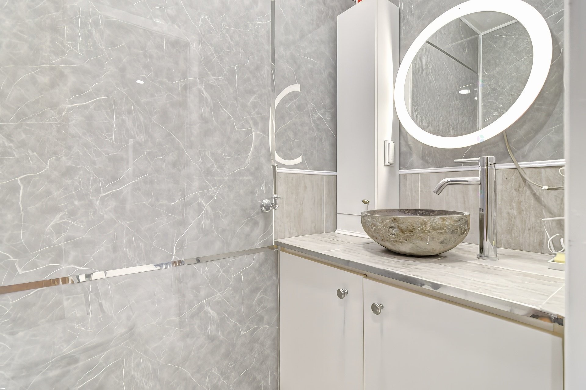 









492


Rue Médard-Bourgault

,
Laval (Sainte-Rose),




QC
H7L5M5


