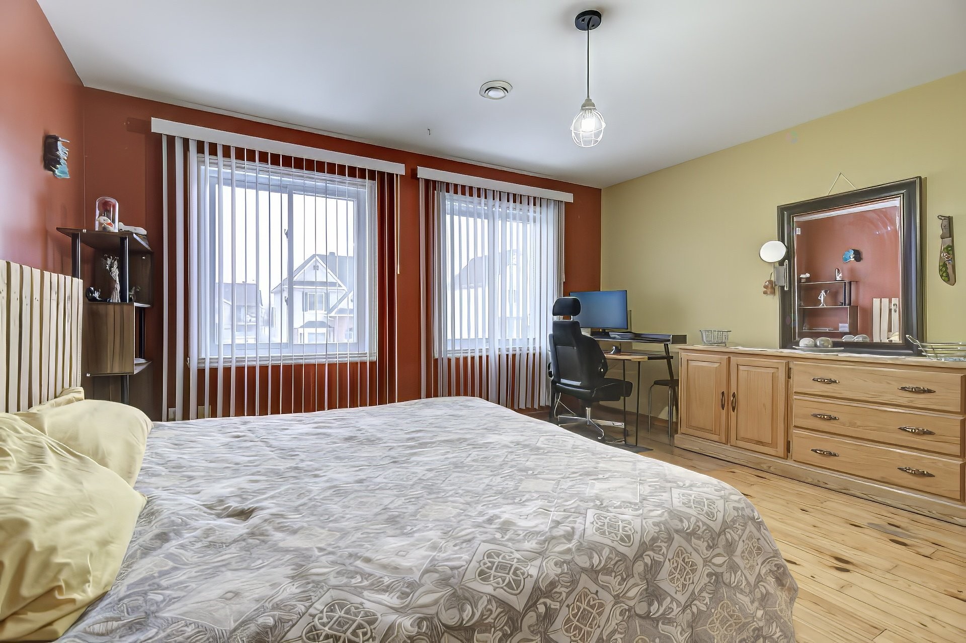 









492


Rue Médard-Bourgault

,
Laval (Sainte-Rose),




QC
H7L5M5


