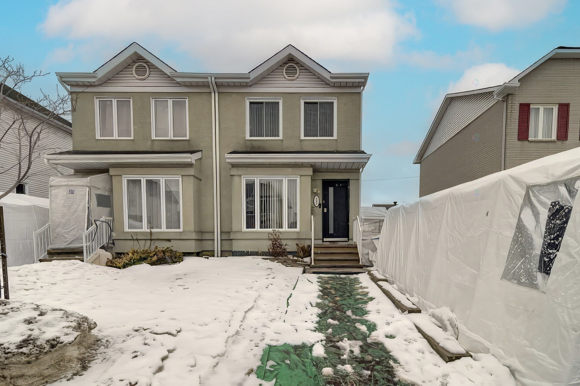 









492


Rue Médard-Bourgault

,
Laval (Sainte-Rose),




QC
H7L5M5

