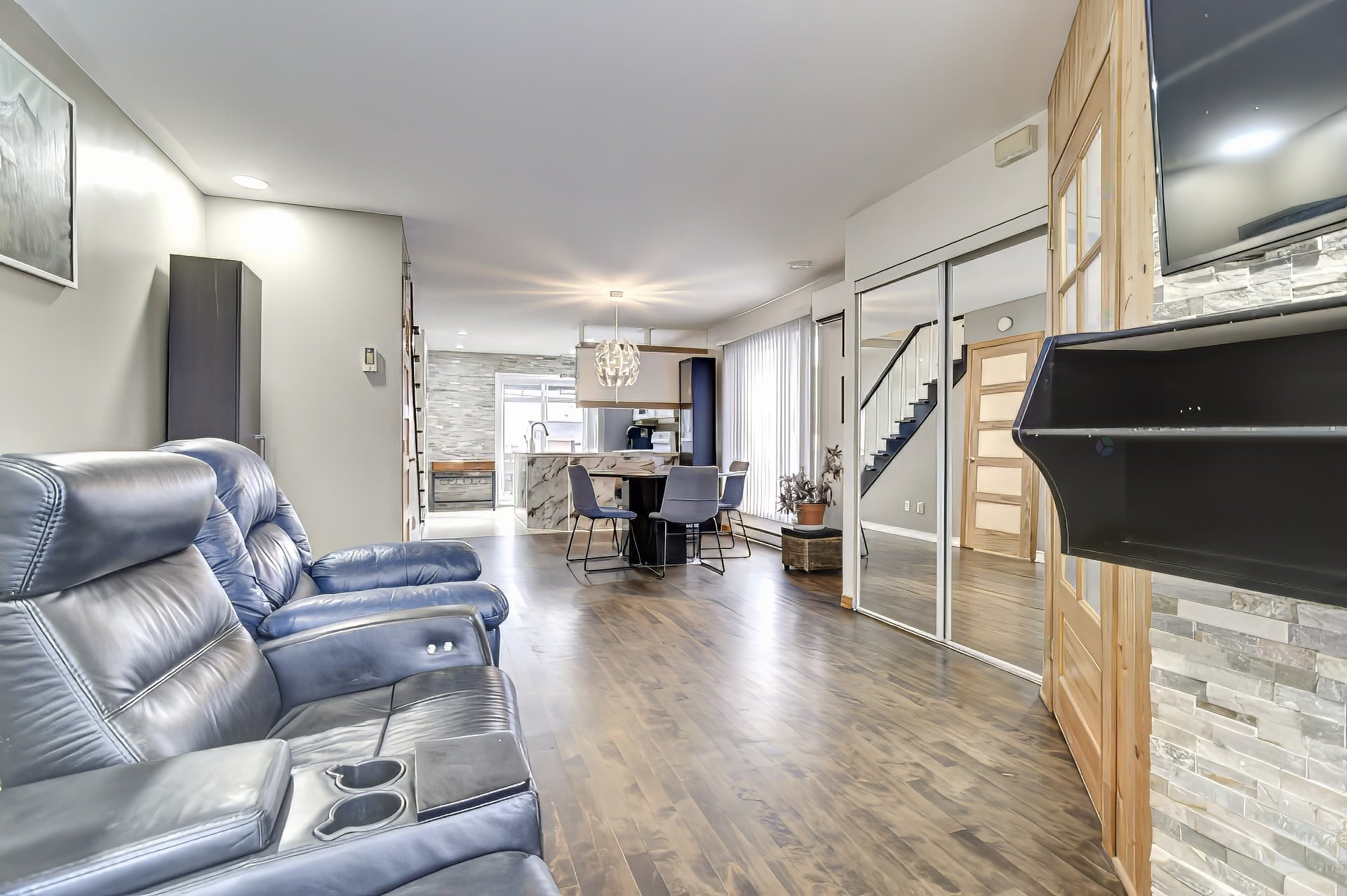 









492


Rue Médard-Bourgault

,
Laval (Sainte-Rose),




QC
H7L5M5

