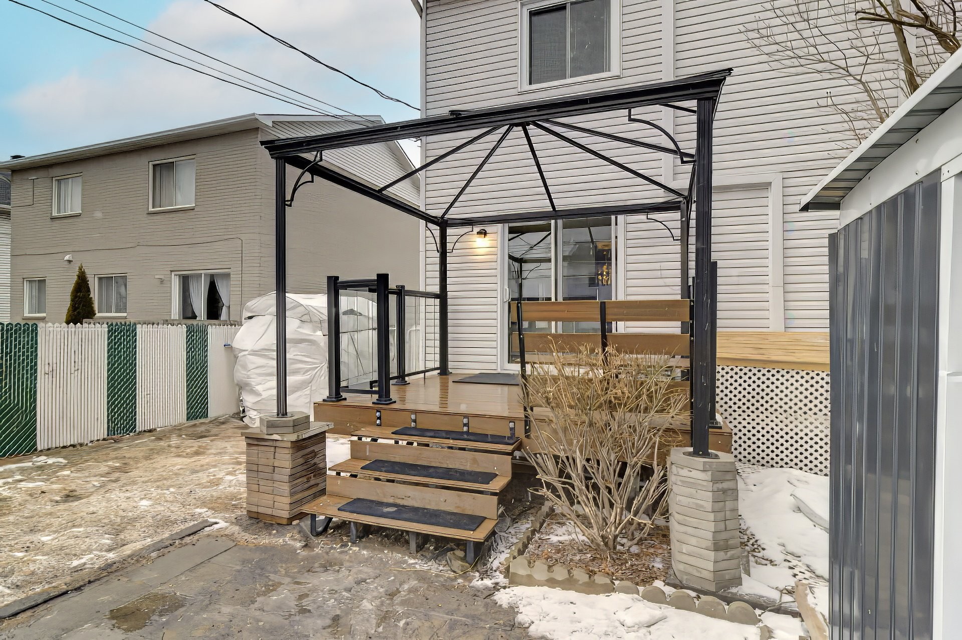 









492


Rue Médard-Bourgault

,
Laval (Sainte-Rose),




QC
H7L5M5

