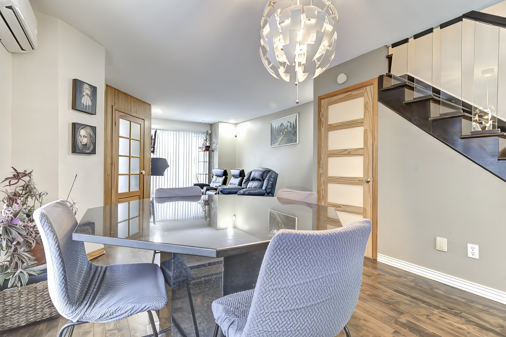 









492


Rue Médard-Bourgault

,
Laval (Sainte-Rose),




QC
H7L5M5


