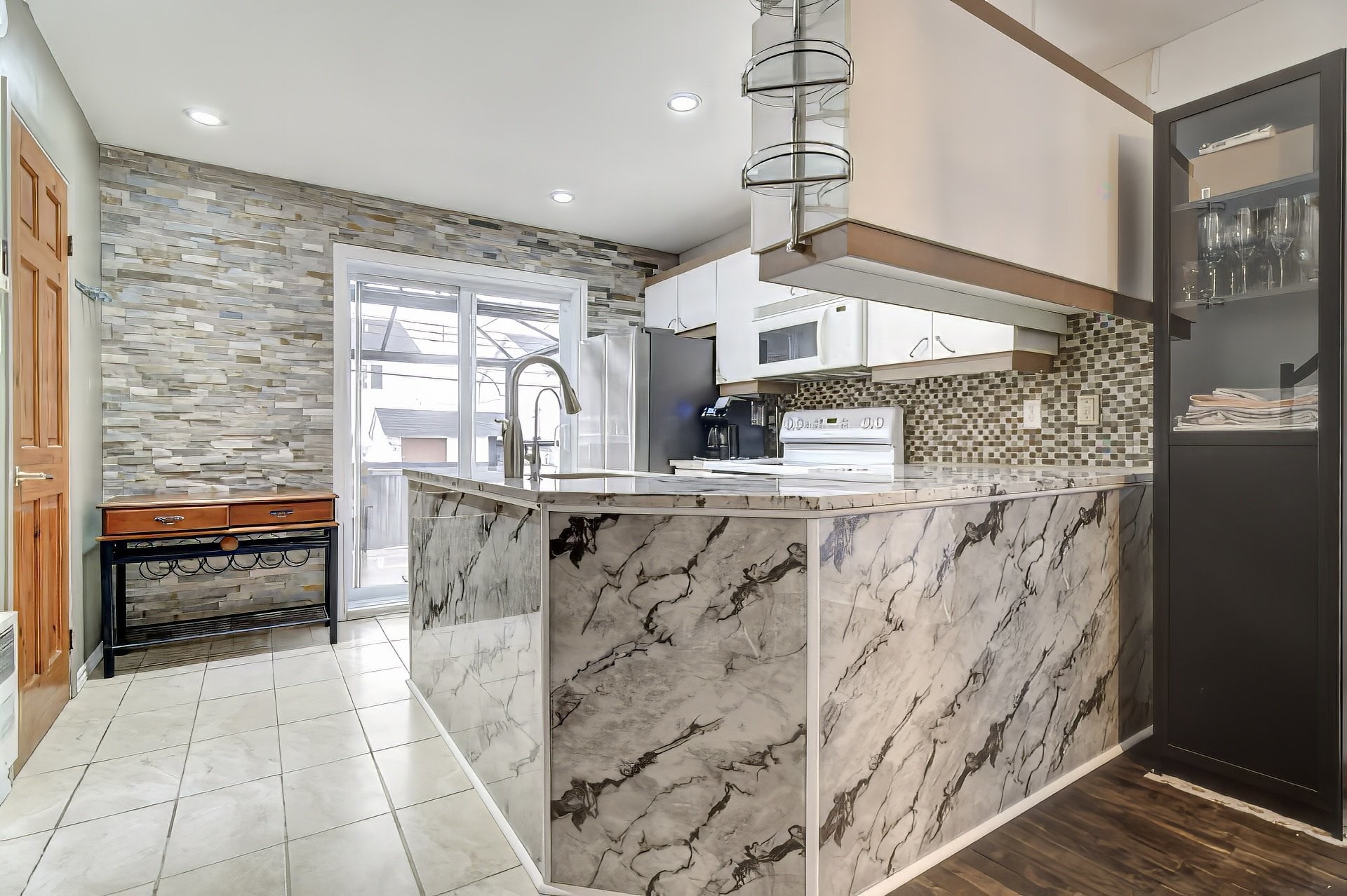 









492


Rue Médard-Bourgault

,
Laval (Sainte-Rose),




QC
H7L5M5

