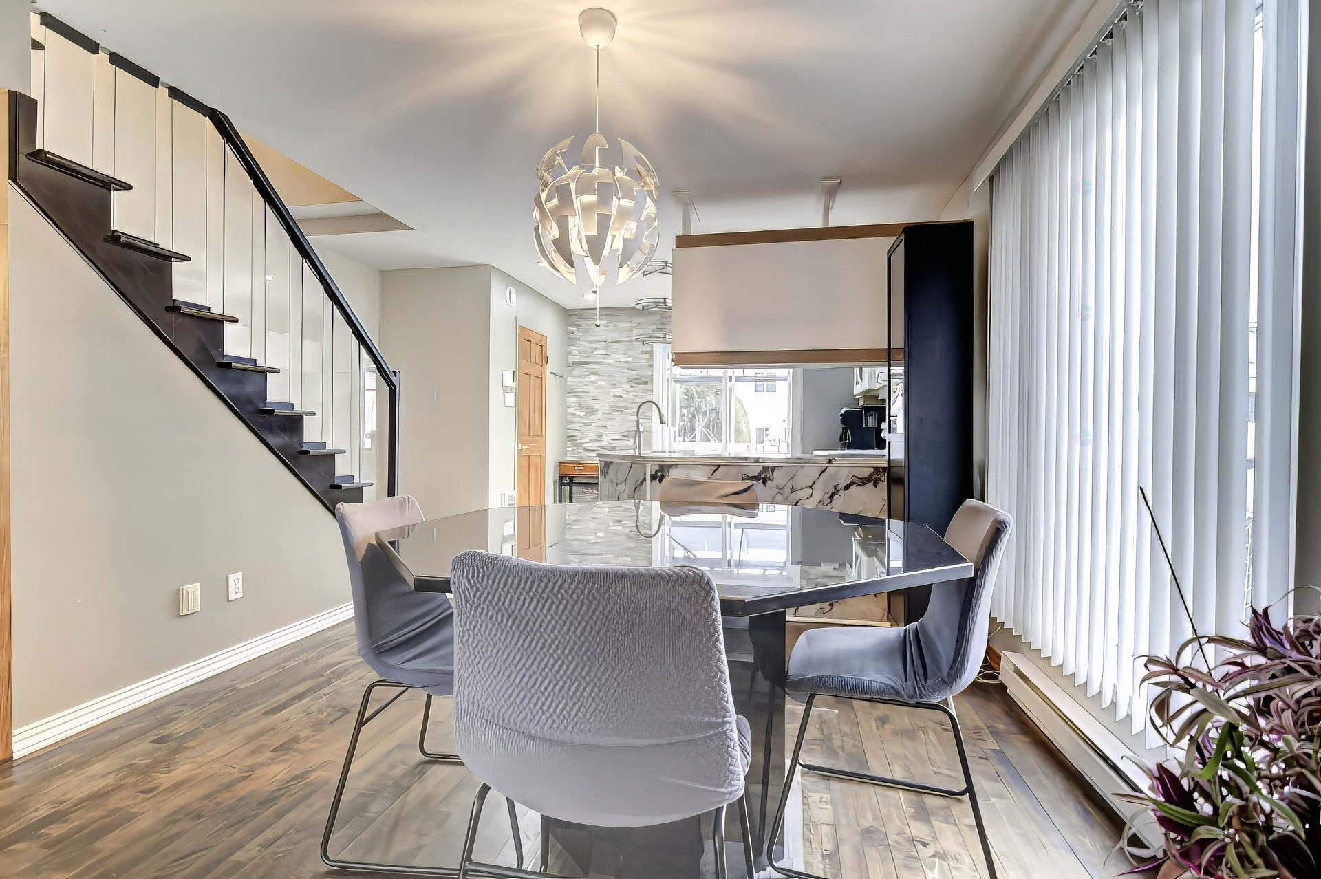 









492


Rue Médard-Bourgault

,
Laval (Sainte-Rose),




QC
H7L5M5


