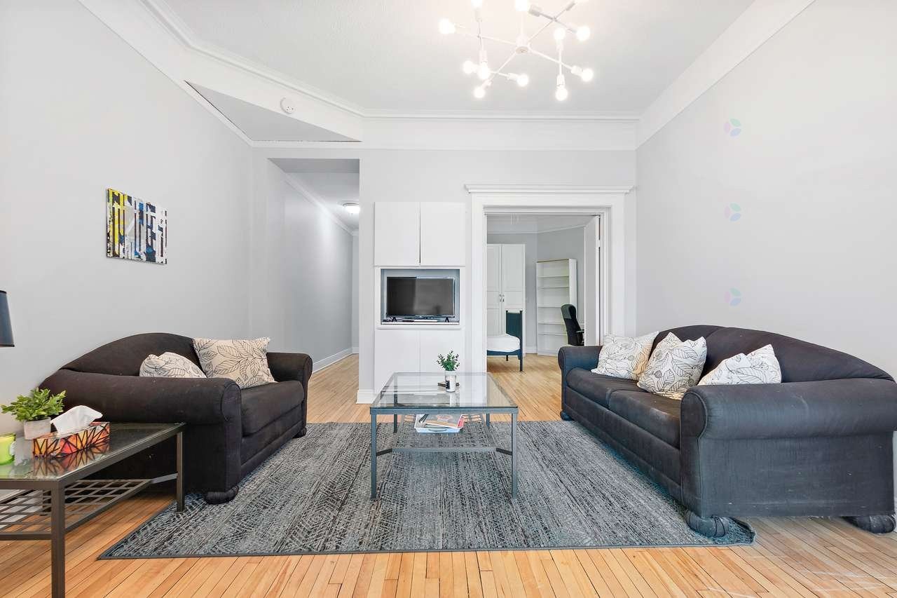 









900


Rue Sherbrooke O.

, 52,
Montréal (Ville-Marie),




QC
H3A1G3

