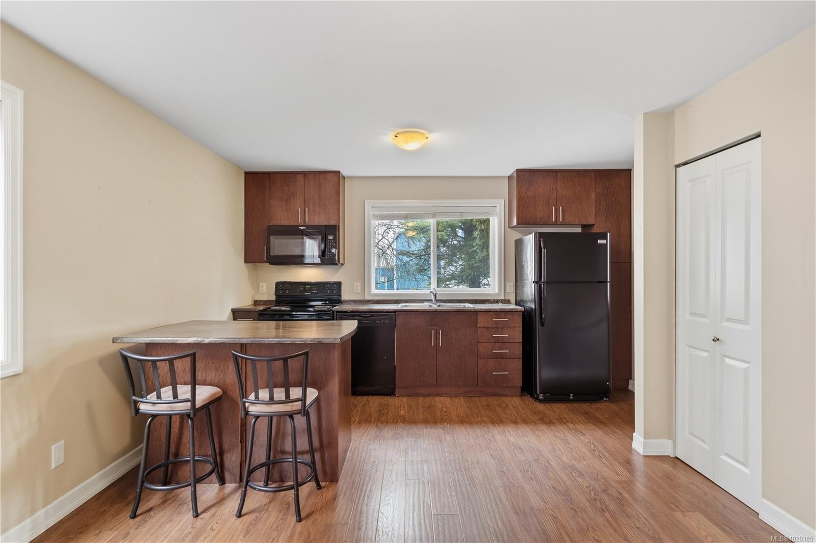 









1076


Jenkins

Ave,
Langford,




BC
V9B 2N7

