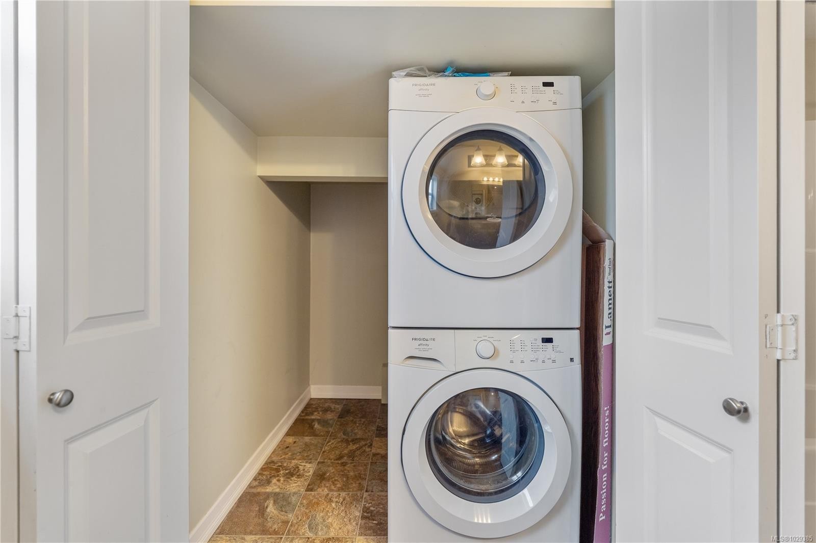 









1076


Jenkins

Ave,
Langford,




BC
V9B 2N7

